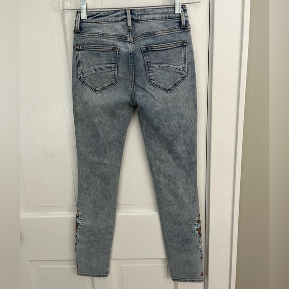 Driftwood Jackie High Rise Skinny Jeans Floral Embroidered Y2K 90’s Size 24 - Picture 7 of 15